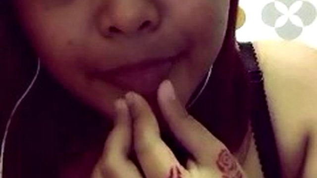 melayu- awek main tetek masa live 1