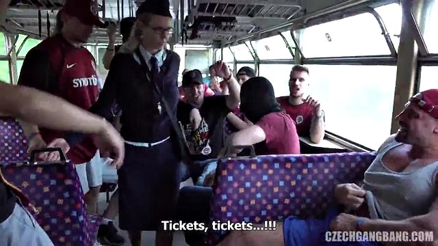 Gang Bang! Autobus: pecorina, missionario e porno con ragazze