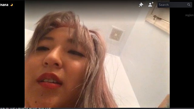 Discord nerd puttana si scopa in bagno
