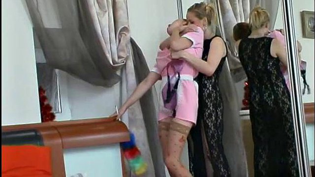 Susanna & Marion - Backdoorlesbians g004: Blonde, brünette und russische Pornos