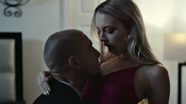 Petite belle-fille cockriding son père