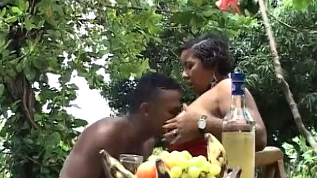 Hot latin gilf: Blowjob, Doggy & Missonary Porn