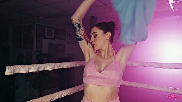 ¡Azota mi culo jugoso! - Charlotte Sins, Haley Spades