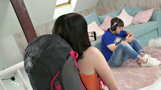 Squirting bigass babe anallydrilled by BWC in hostel room