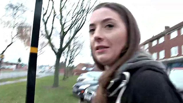 Skinny amateur peeing outdoorsp