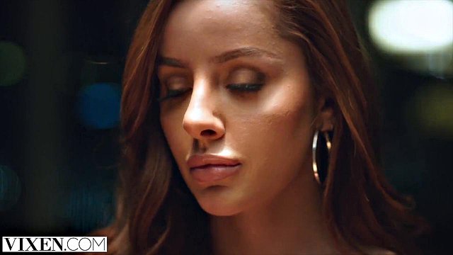 Vanna Bardot's Brunette Blowjob in Chess Face-Sitting Fuck