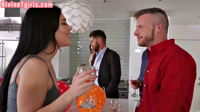 Trans babe secretly tugged at party before bareback riding