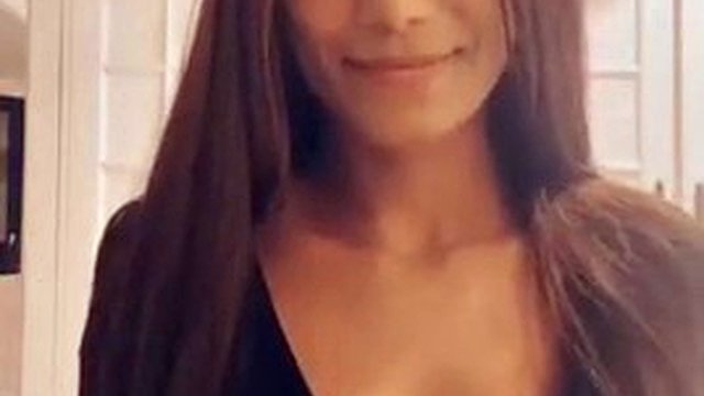 Poonam Pandey nipple show