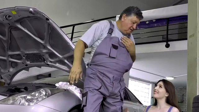 Old grandpa fucks a 21 year old slut in a tight hole in her pussy