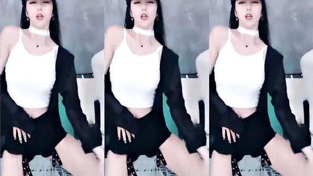 Beautiful Chinese girl s sexy dance: Amateur, Asian & Vr VR Porn