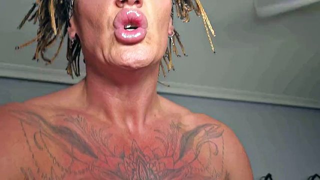 Busting and making my pussy huge with the vacuum pump