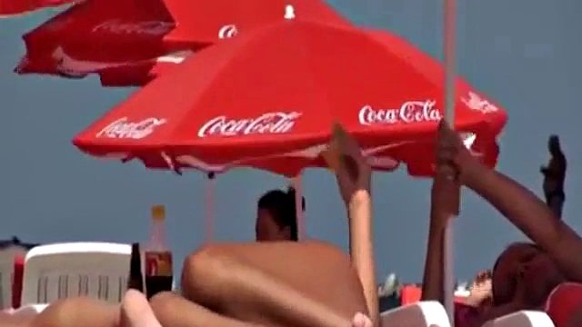 Sex am Strand mit Soda