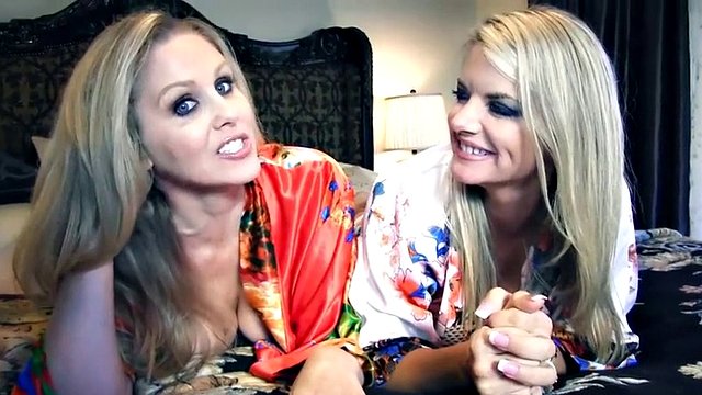 Die beiden Milf-Lesben lieben es, sich gegenseitig die Fotzen zu lecken