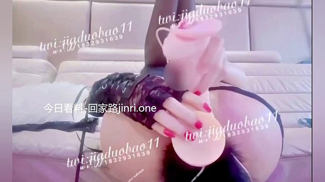 Chinese Bitch Mastur with Big Black Dido