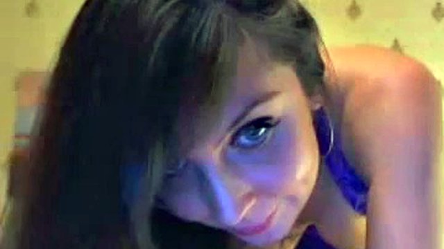 Long Puffy Nipples Cam Show 04