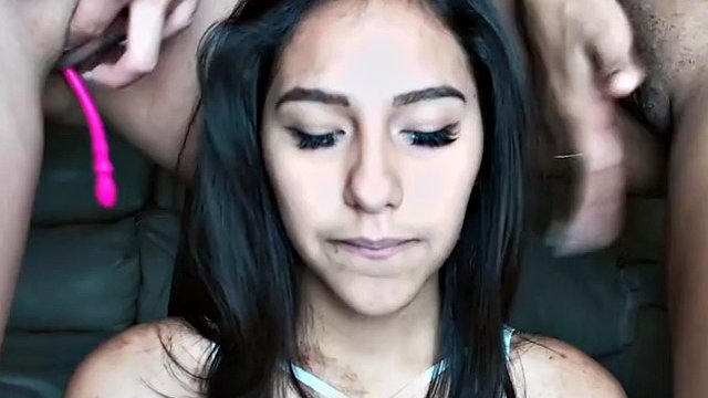 webcam latina lesbica che mangia la figa di due ragazze