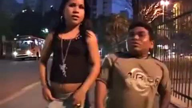 Midget Stepmum a un trio au Brésil