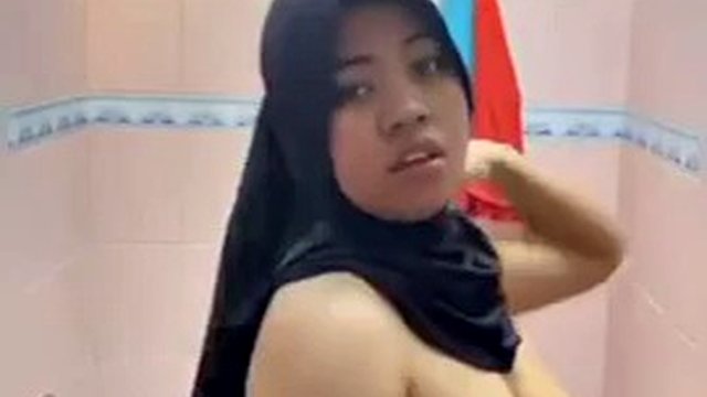 Mother of the glowing hijab