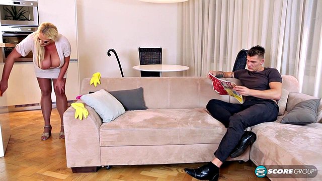 Emilia Boshe Horny Housekeeper Blowjob
