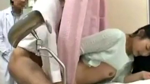 Shocked teen gets tricked by her gyno
