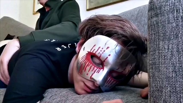 業餘男孩第一次被鞭打