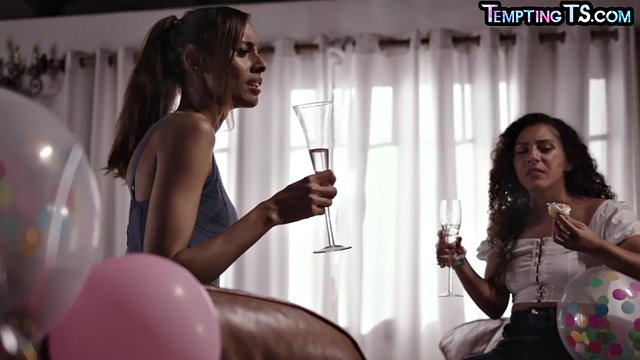 19yo shemale fucked by shemale in ass in missionary