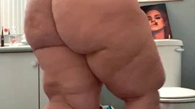 Chubby princess shows fat ass and belly in the bedroom