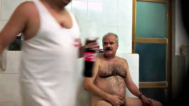Παππούδες σε χαμάμ 2