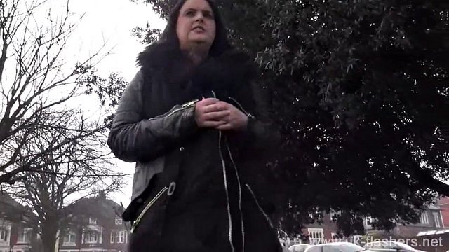 Chubby amateur brunette sarah-jane flashing her a hot commodity in public