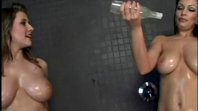 Erica hot shower: Babe, Xnxx & Vintage Porn