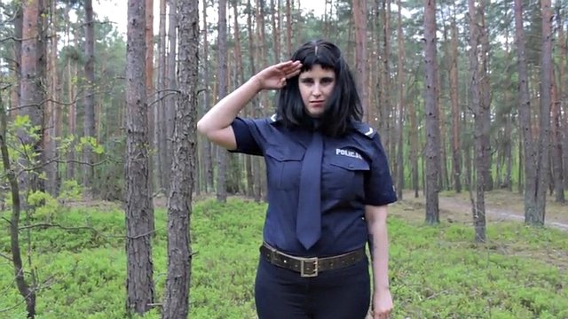 Siyah Suikastçı Polis Kadın Klonuna Karşı